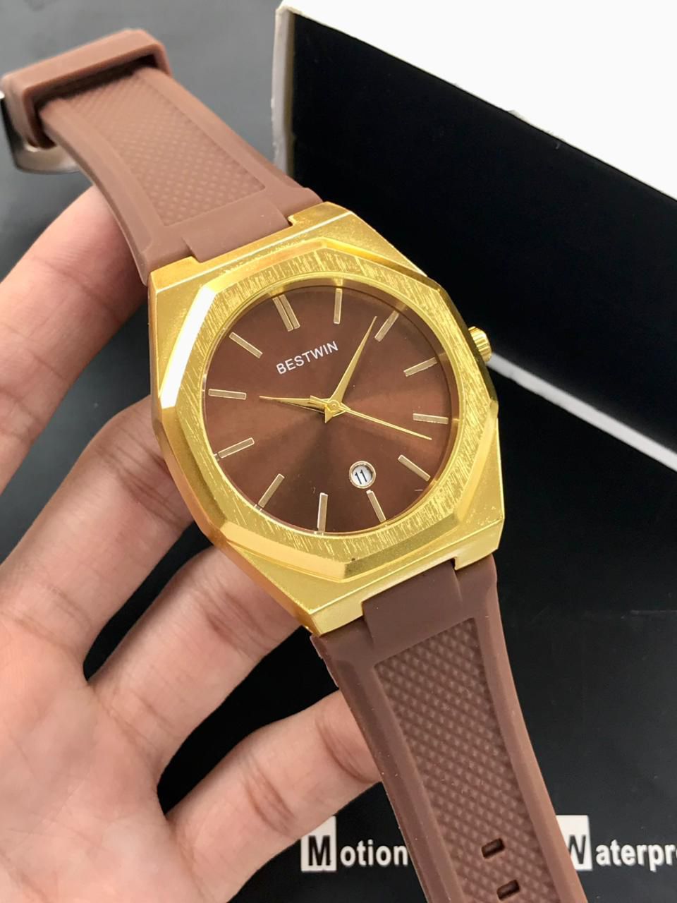 BESTWIN Silicone Strap Watch