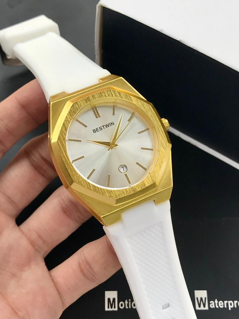 BESTWIN Silicone Strap Watch